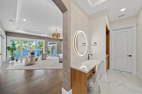 2593 SE 8th Street Pompano Beach FL 33062
