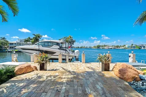 2593 SE 8th Street Pompano Beach FL 33062