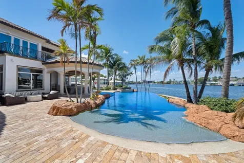 2593 SE 8th Street Pompano Beach FL 33062