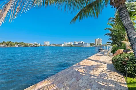 2593 SE 8th Street Pompano Beach FL 33062