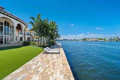 2593 SE 8th Street Pompano Beach FL 33062