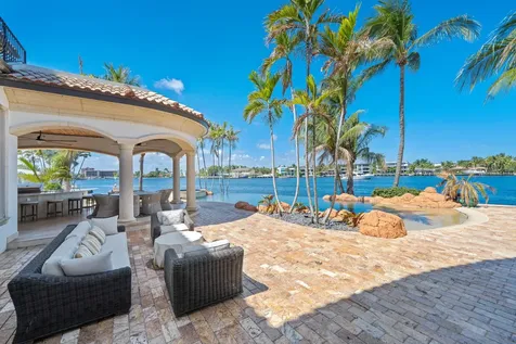 2593 SE 8th Street Pompano Beach FL 33062