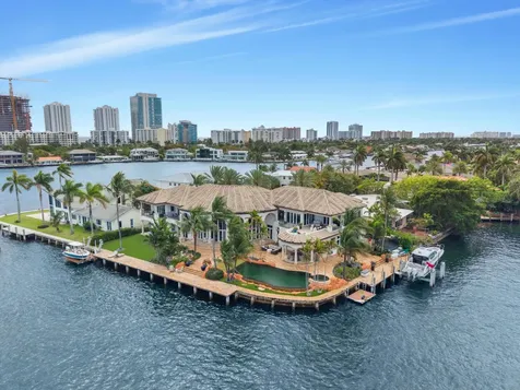 2593 SE 8th Street Pompano Beach FL 33062