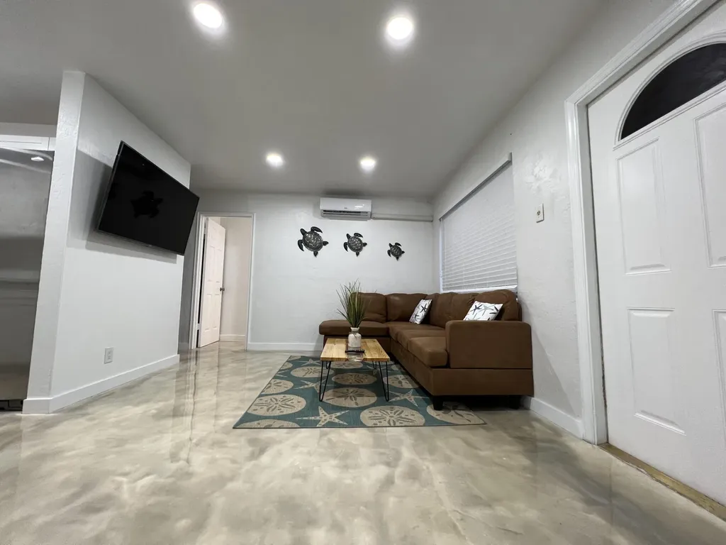 2648 NE 15th Terrace Pompano Beach FL 33064