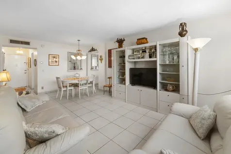 1333 E Hallandale Beach Boulevard Hallandale Beach FL 33009