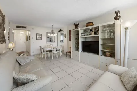 1333 E Hallandale Beach Boulevard Hallandale Beach FL 33009