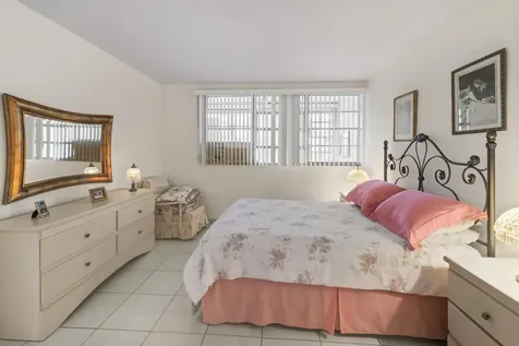 1333 E Hallandale Beach Boulevard Hallandale Beach FL 33009