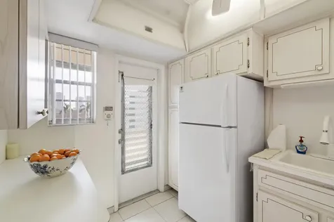 1333 E Hallandale Beach Boulevard Hallandale Beach FL 33009