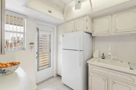 1333 E Hallandale Beach Boulevard Hallandale Beach FL 33009