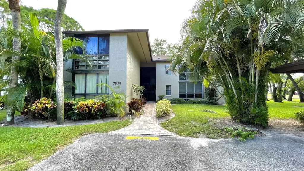 7539 Greenlake Way Boynton Beach FL 33436