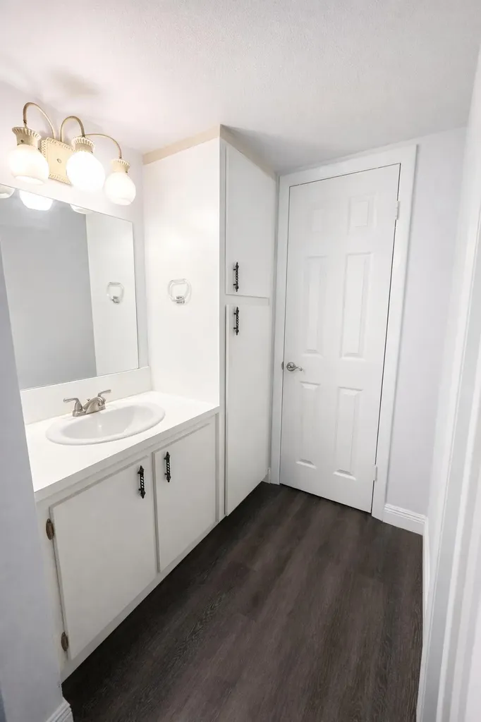4052 N Pine Island Road Sunrise FL 33351