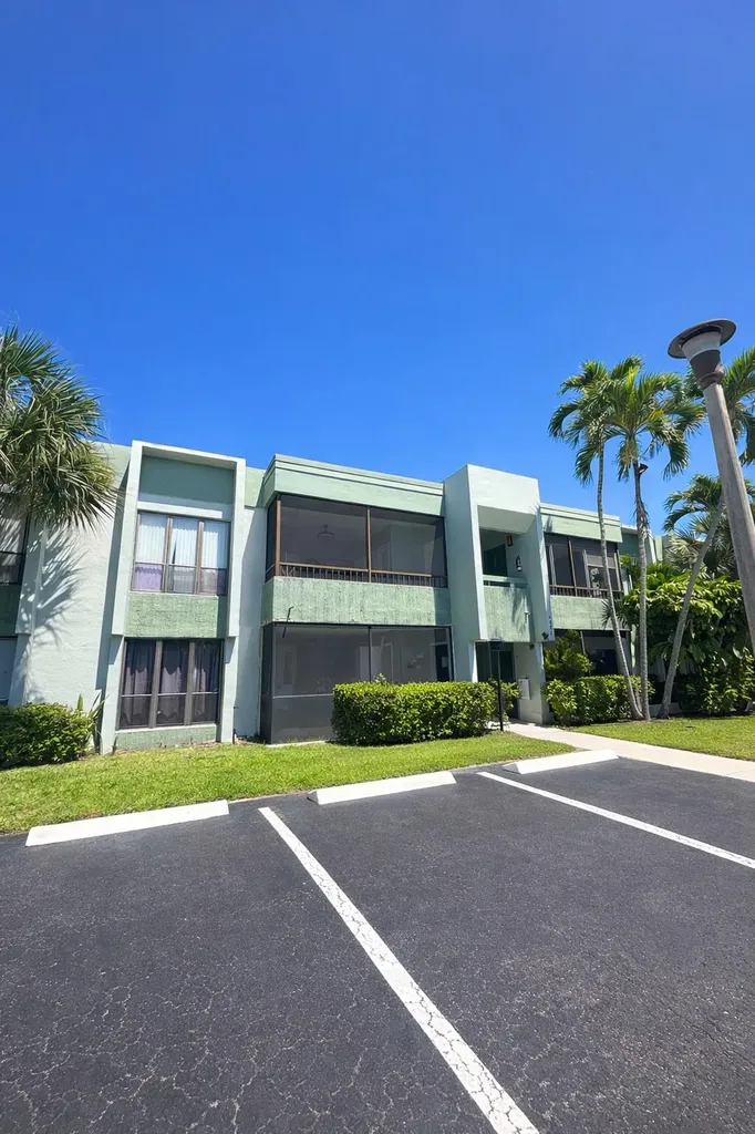 4052 N Pine Island Road Sunrise FL 33351