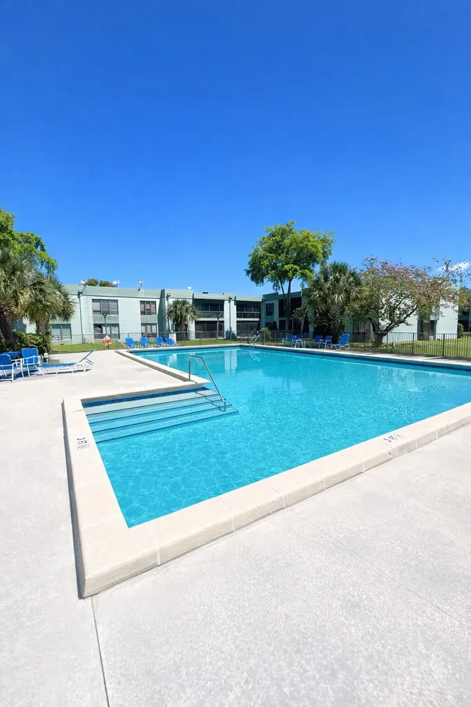 4052 N Pine Island Road Sunrise FL 33351