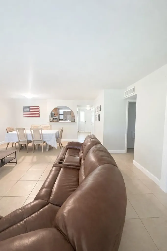 4052 N Pine Island Road Sunrise FL 33351