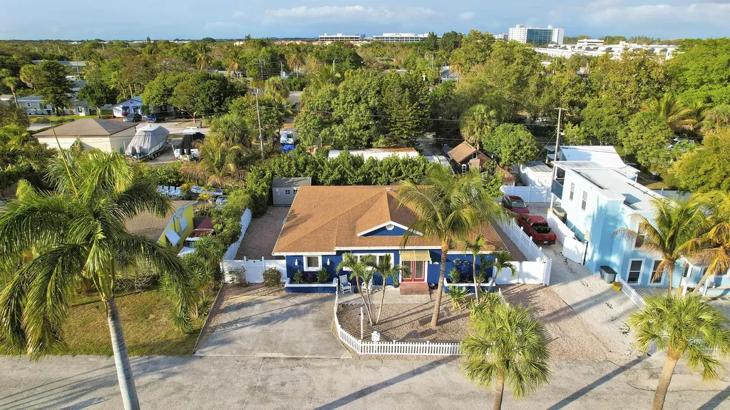 1827 Len Drive North Palm Beach FL 33408