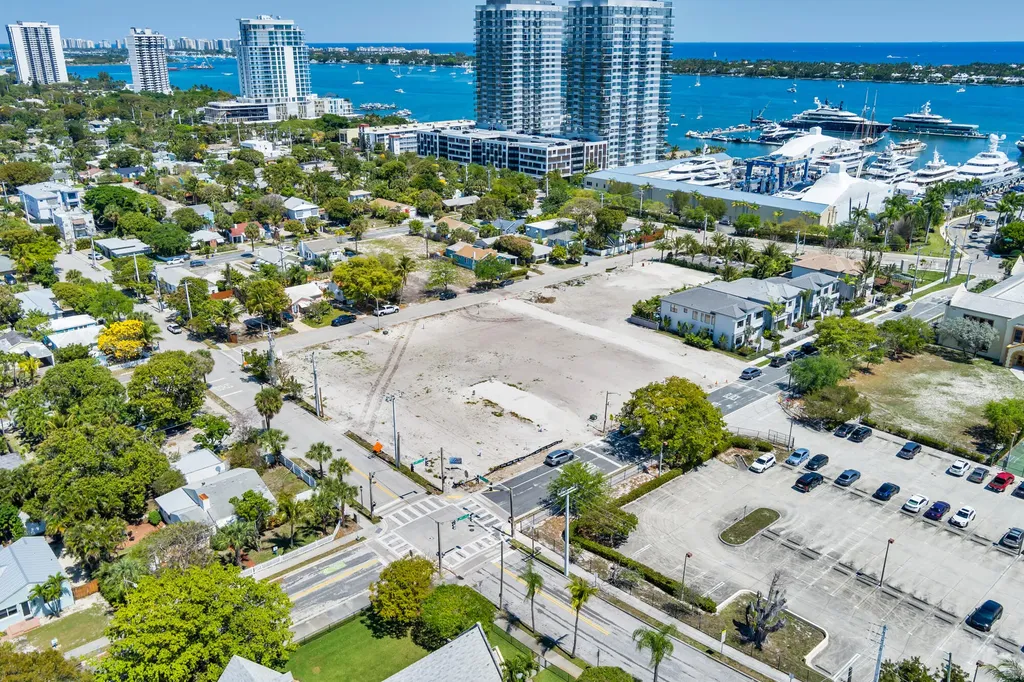 481 40th Street West Palm Beach FL 33407