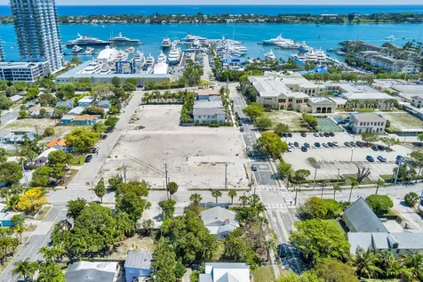 481 40th Street West Palm Beach FL 33407