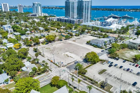 481 40th Street West Palm Beach FL 33407