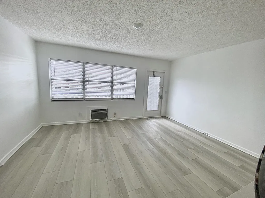 98 E Tilford Place Deerfield Beach FL 33442