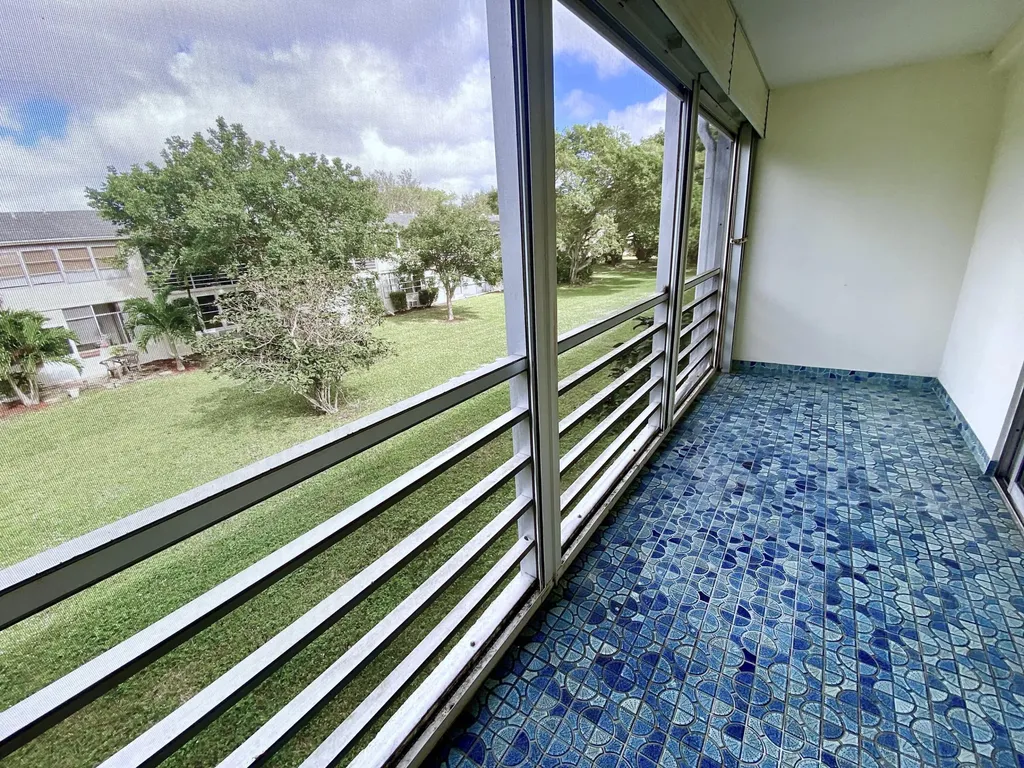98 E Tilford Place Deerfield Beach FL 33442