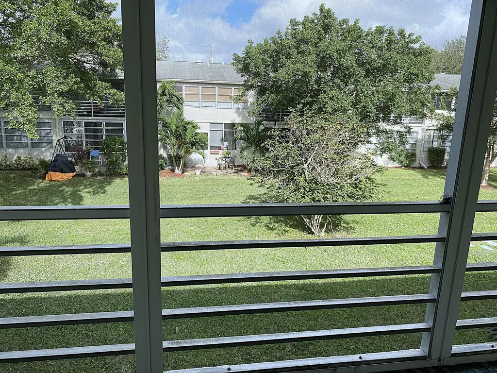 98 E Tilford Place Deerfield Beach FL 33442