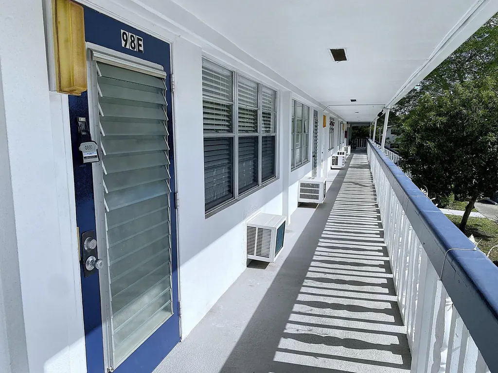 98 E Tilford Place Deerfield Beach FL 33442