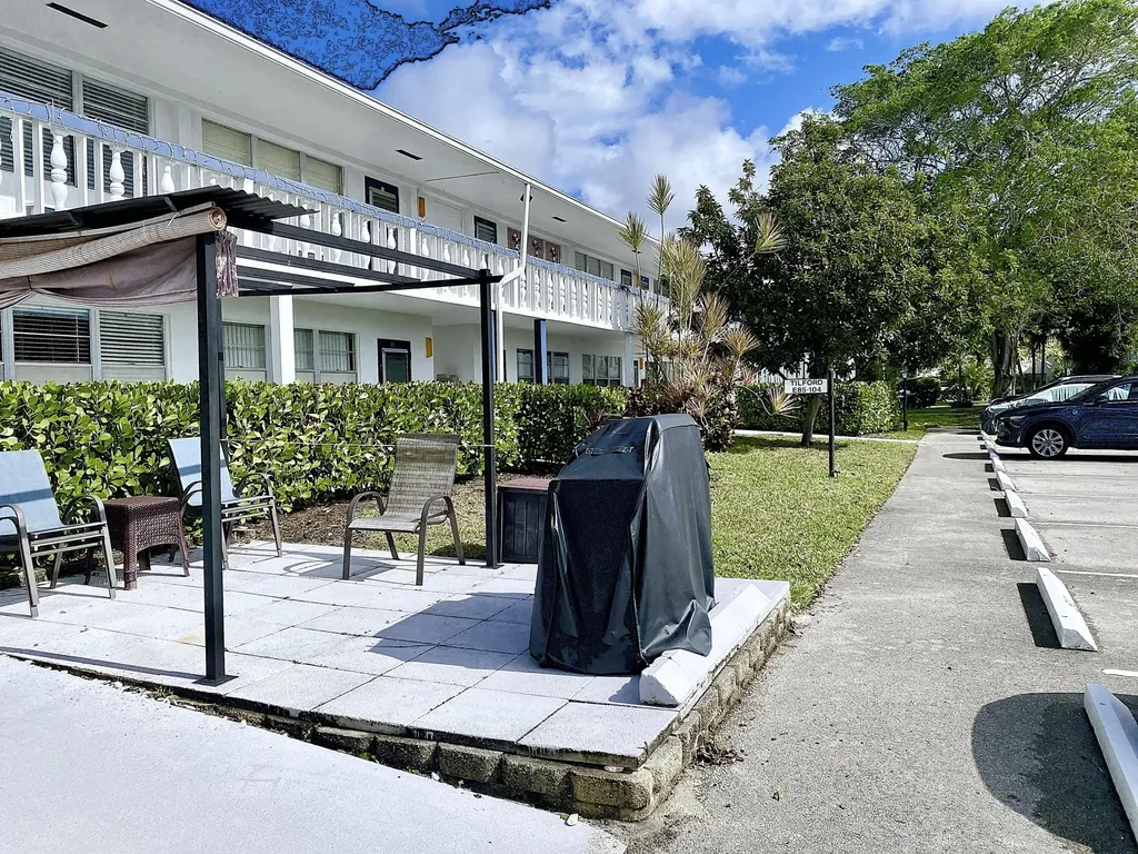 98 E Tilford Place Deerfield Beach FL 33442