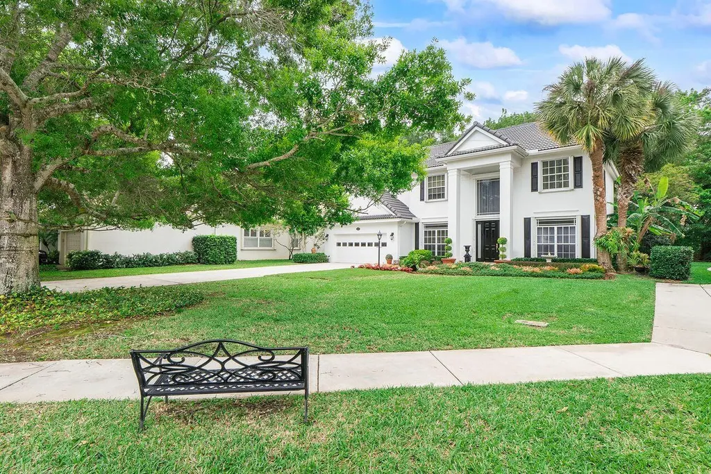 152 Oakwood Lane Palm Beach Gardens FL 33410