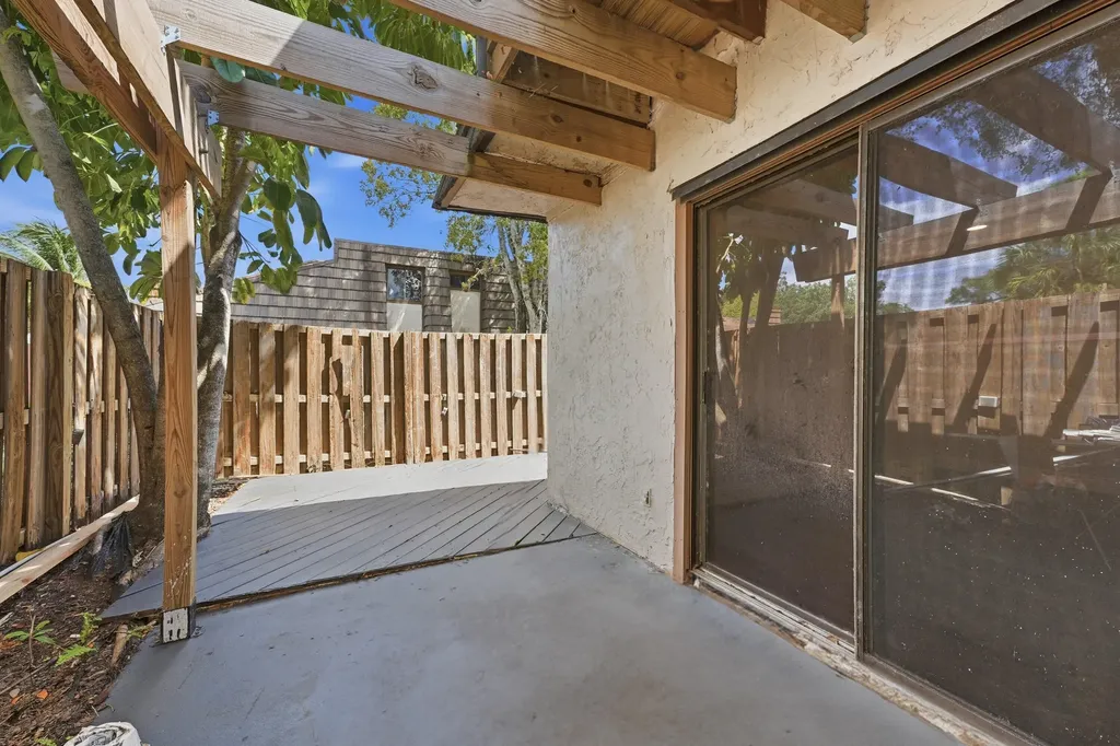 4183 Palm Bay Circle West Palm Beach FL 33406