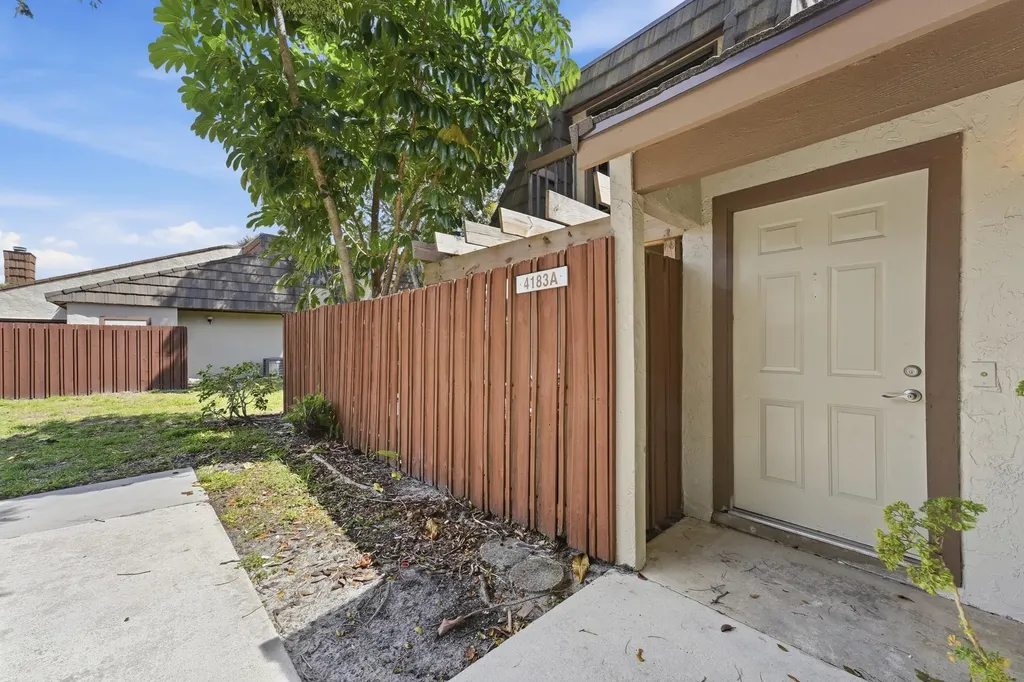 4183 Palm Bay Circle West Palm Beach FL 33406