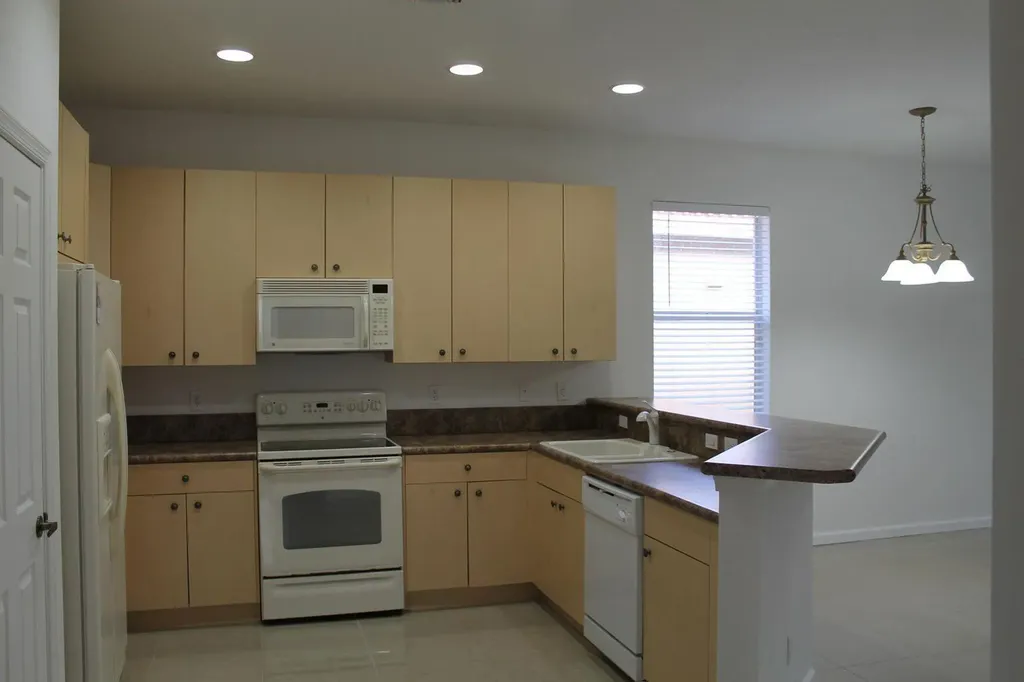 1804 SW Jamesport Drive Port St Lucie FL 34953