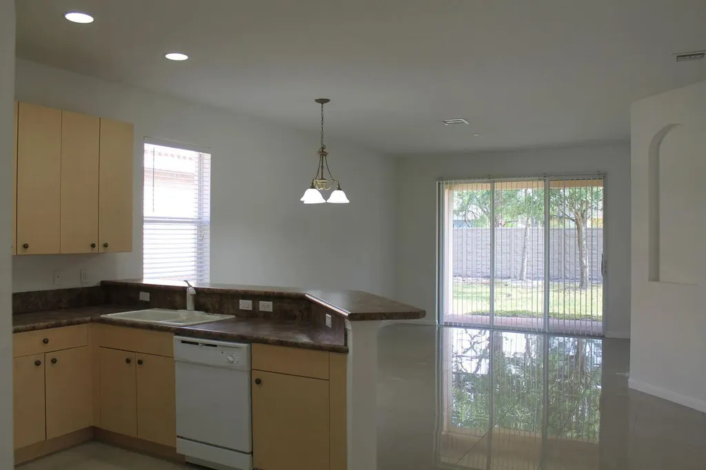 1804 SW Jamesport Drive Port St Lucie FL 34953