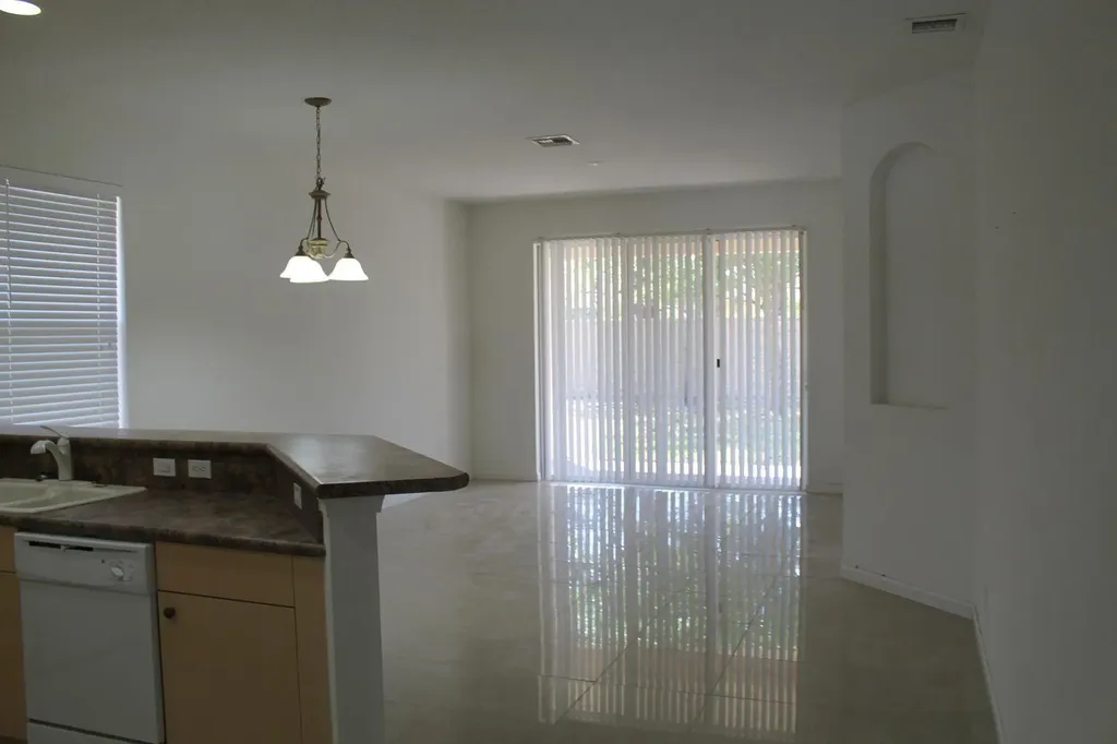 1804 SW Jamesport Drive Port St Lucie FL 34953