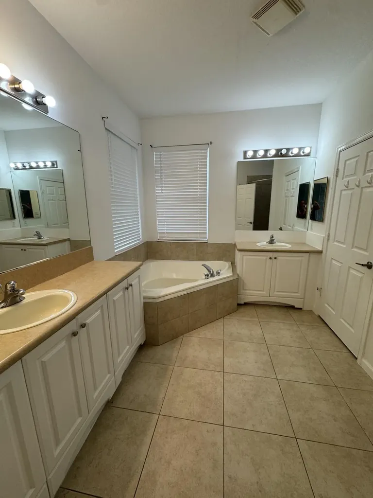 1804 SW Jamesport Drive Port St Lucie FL 34953