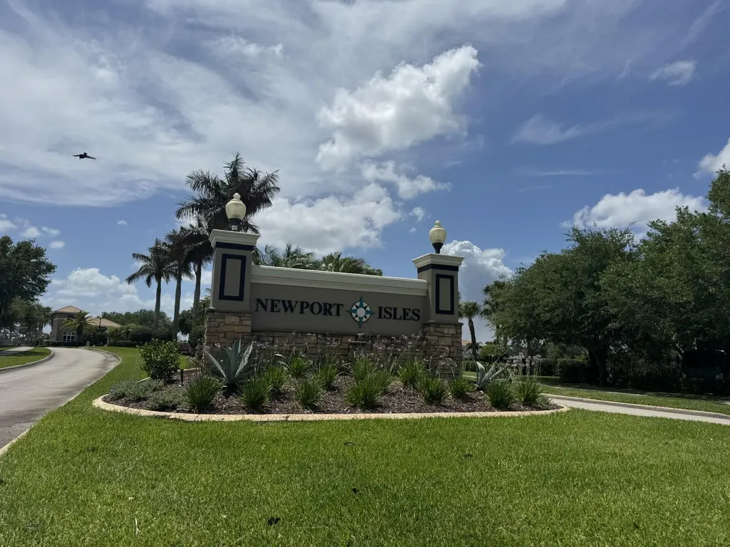 1804 SW Jamesport Drive Port St Lucie FL 34953
