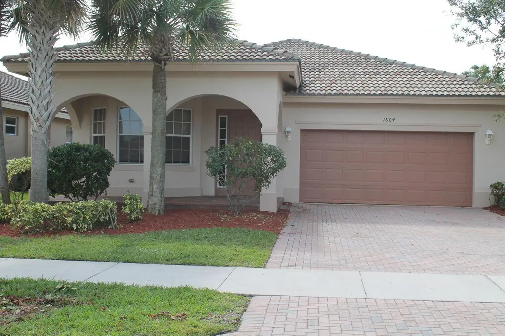 1804 SW Jamesport Drive Port St Lucie FL 34953