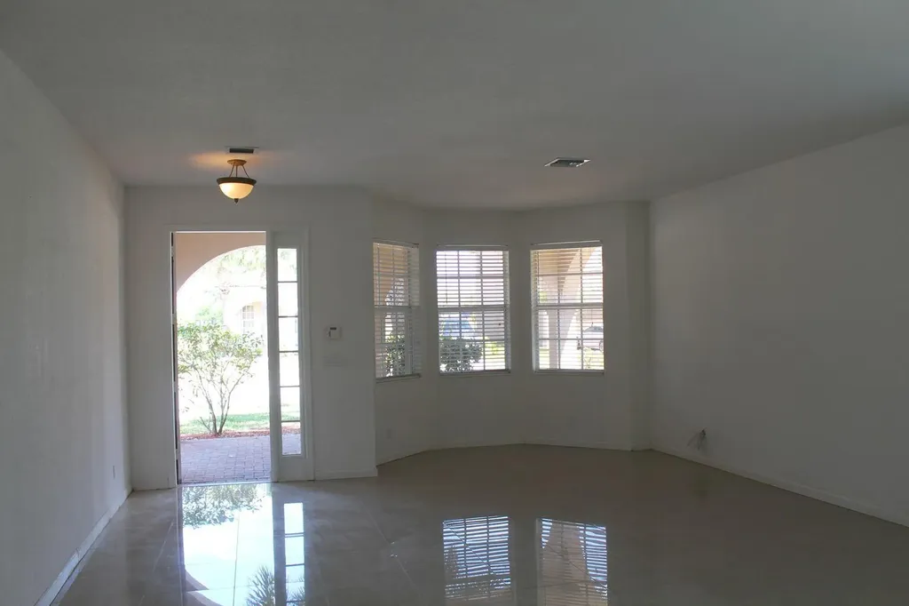 1804 SW Jamesport Drive Port St Lucie FL 34953