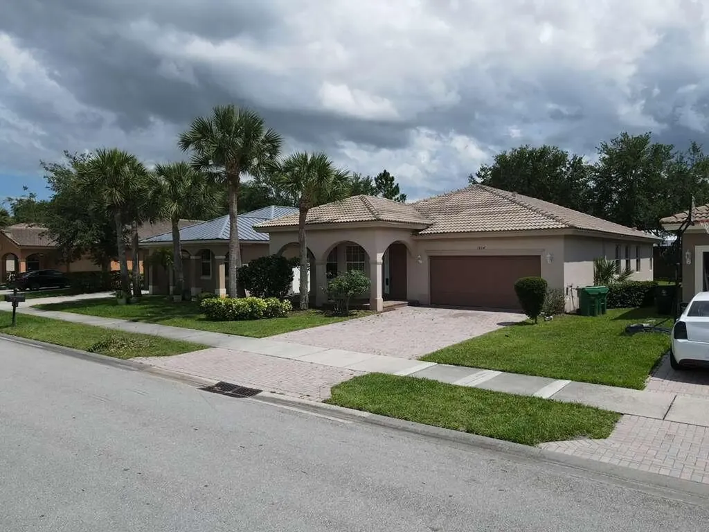 1804 SW Jamesport Drive Port St Lucie FL 34953