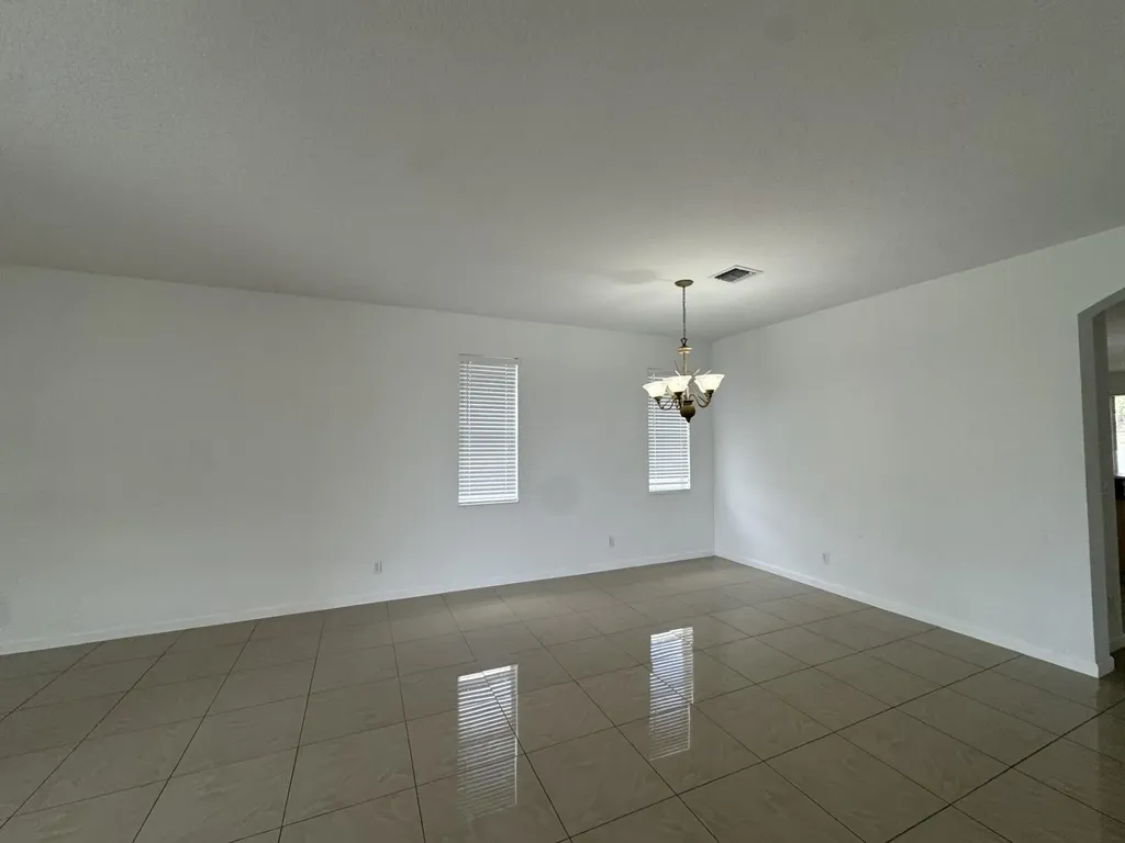 1804 SW Jamesport Drive Port St Lucie FL 34953