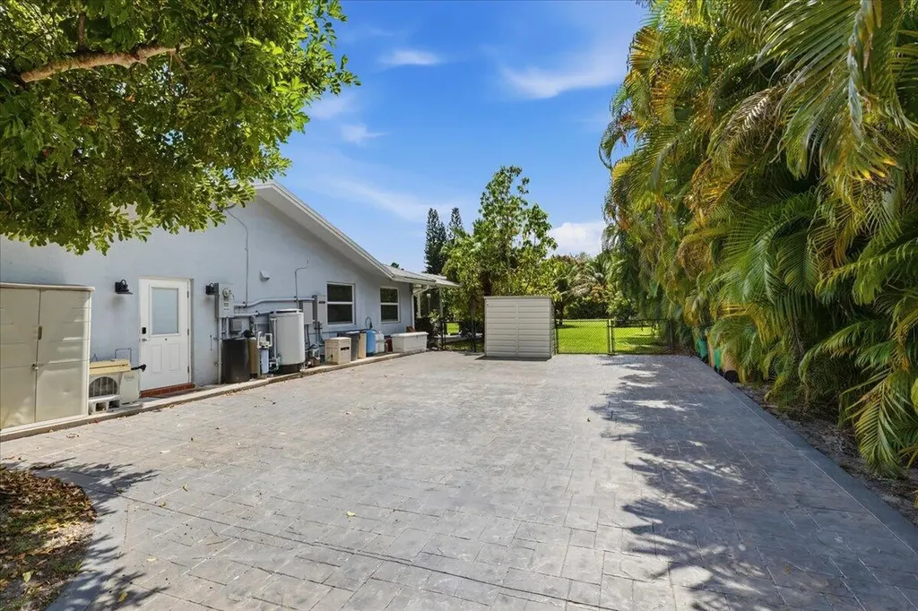 14550 SW 24th Street Davie FL 33325