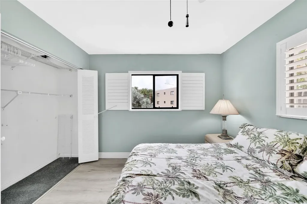 5250 Las Verdes Circle Delray Beach FL 33484