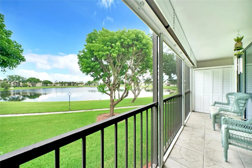 5250 Las Verdes Circle Delray Beach FL 33484