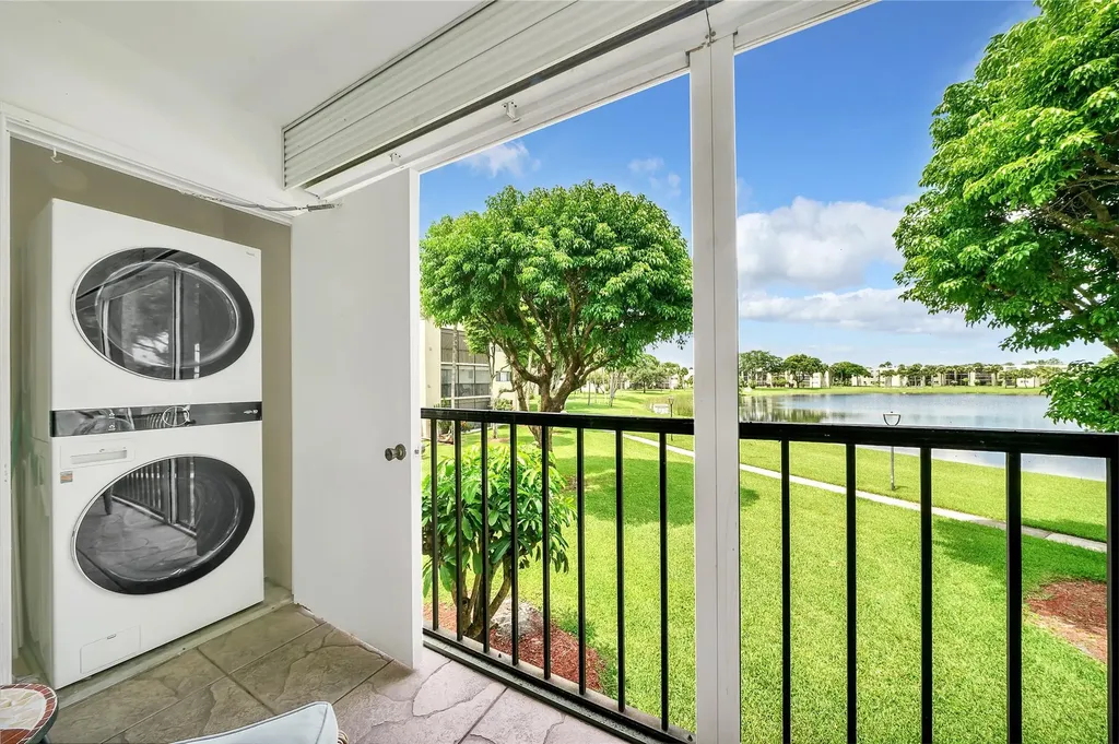 5250 Las Verdes Circle Delray Beach FL 33484