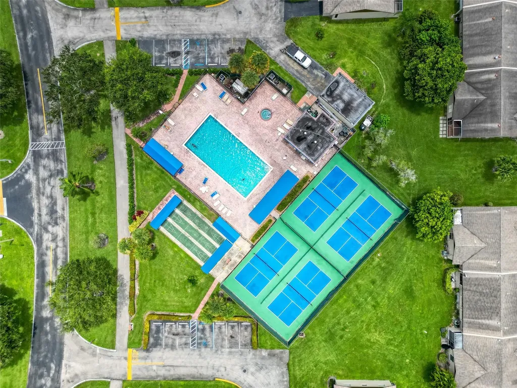 5250 Las Verdes Circle Delray Beach FL 33484