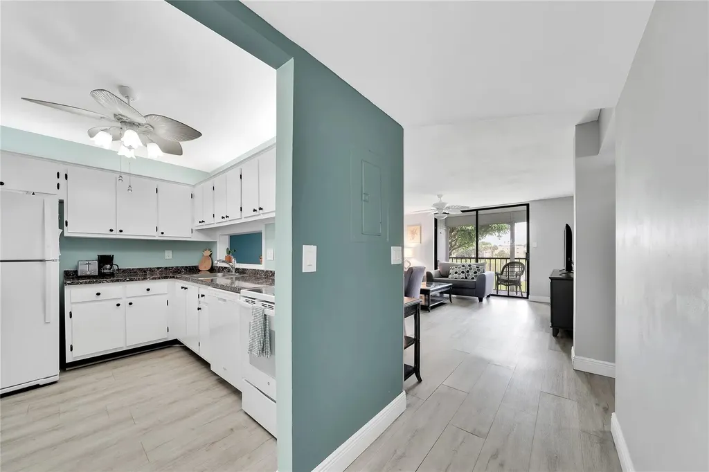 5250 Las Verdes Circle Delray Beach FL 33484