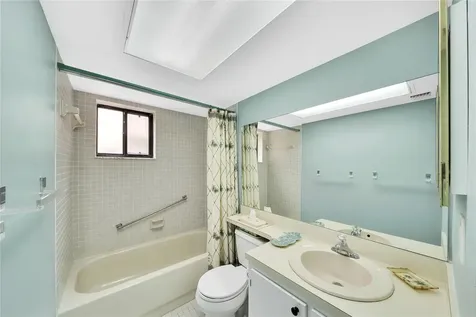 5250 Las Verdes Circle Delray Beach FL 33484