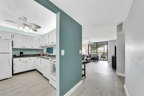 5250 Las Verdes Circle Delray Beach FL 33484