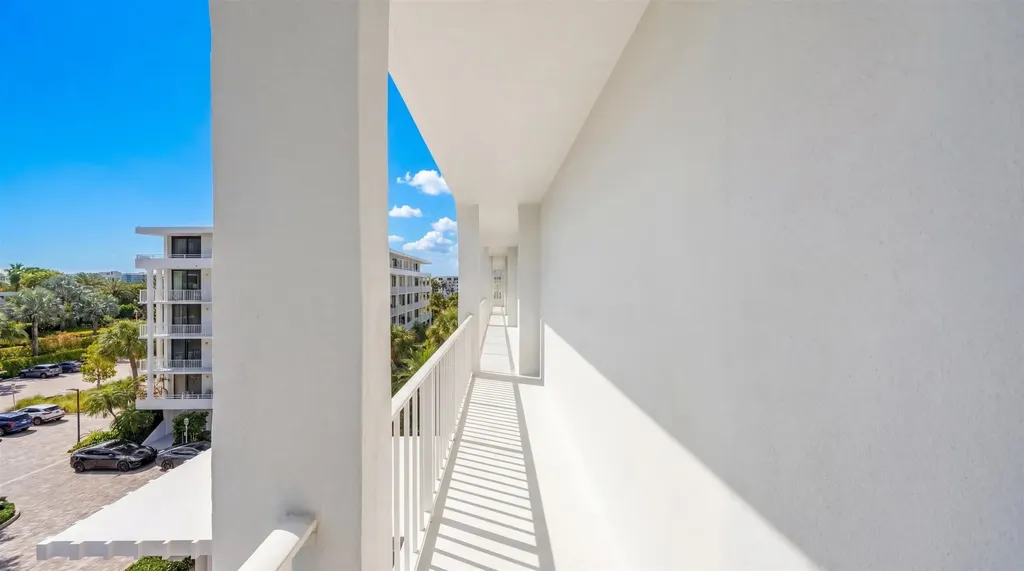 2784 S Ocean Boulevard Palm Beach FL 33480