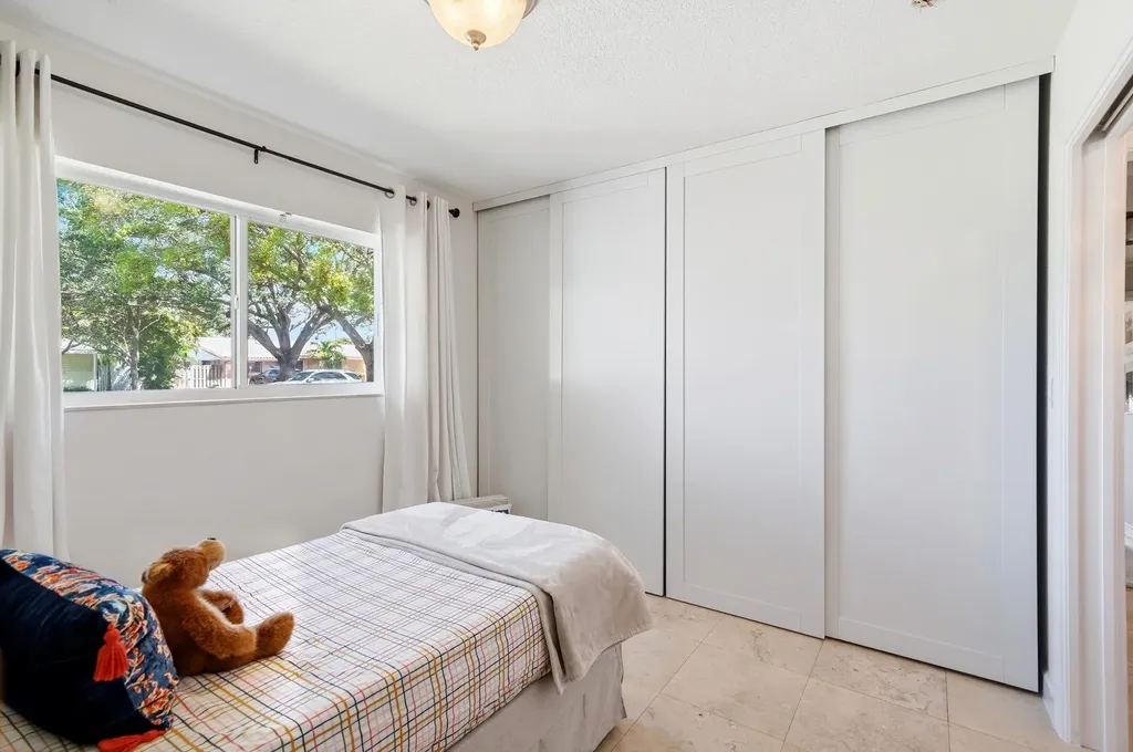 2140 NE 52nd Court Fort Lauderdale FL 33308