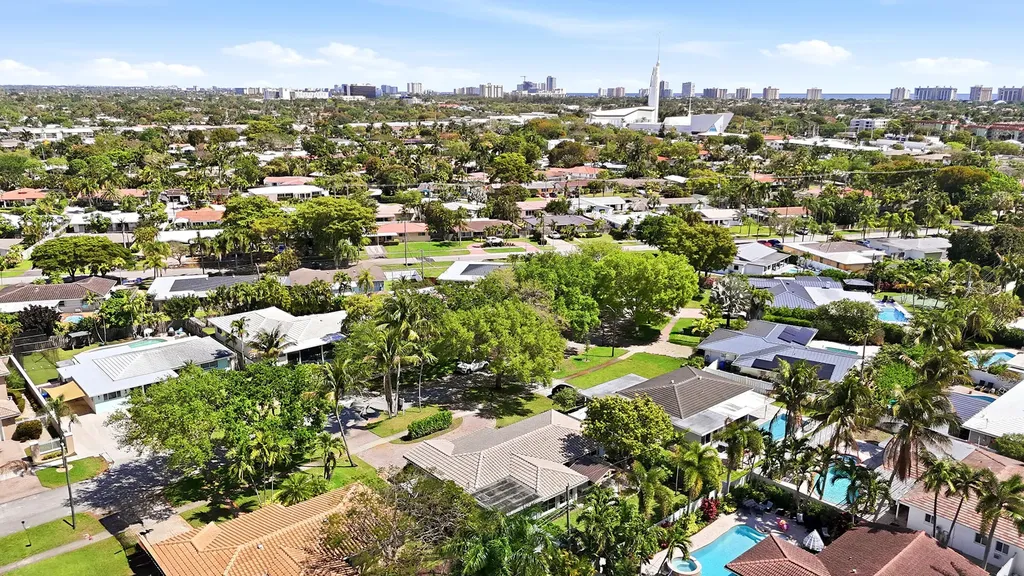 2140 NE 52nd Court Fort Lauderdale FL 33308